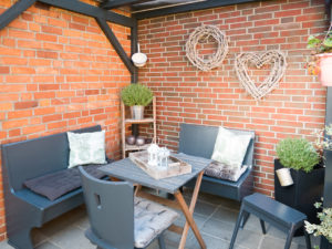 Terrasse und Garten in Steffis kleine Pension