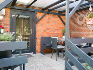 Terrasse und Garten in Steffis kleine Pension