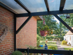 Terrasse und Garten in Steffis kleine Pension