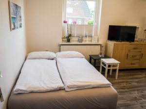 Großes Zimmer in Steffis kleiner Pension Bad Bramstedt