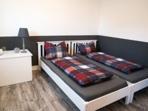 Großes Zimmer in Steffis kleiner Pension Bad Bramstedt