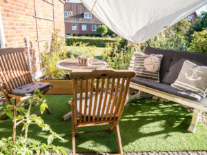 Kleine Terrasse in Steffis kleine Pension